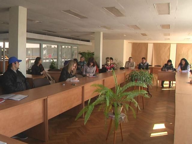 На Волині допомагають переселенцям взяти участь у виборах На Волині допомагають переселенцям взяти участь у виборах