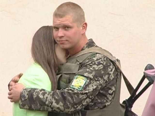 До Чернівців повернулись 60 прикордонників з зони АТО До Чернівців повернулись 60 прикордонників з зони АТО