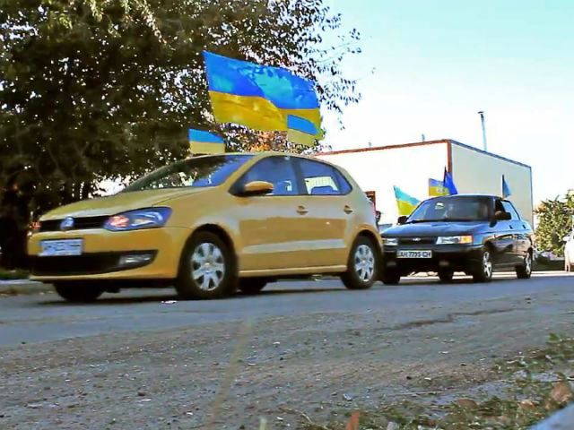 В Славянске состоялся автопробег в поддержку Украины