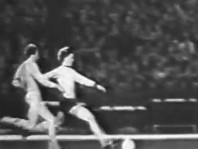 День в історії: 39 років тому київське "Динамо" здобуло Суперкубок УЄФА День в історії: 39 років тому київське "Динамо" здобуло Суперкубок УЄФА