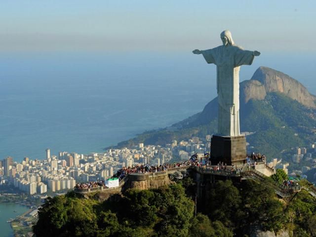 У Бразилії проходять парламентські і президентські вибори У Бразилії проходять парламентські і президентські вибори