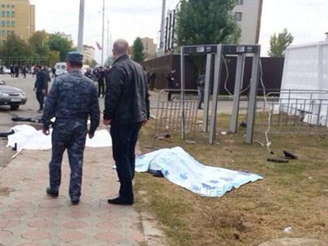 В результате теракта в столице Чечни Грозном погибли пятеро полицейских В результате теракта в столице Чечни Грозном погибли пятеро полицейских