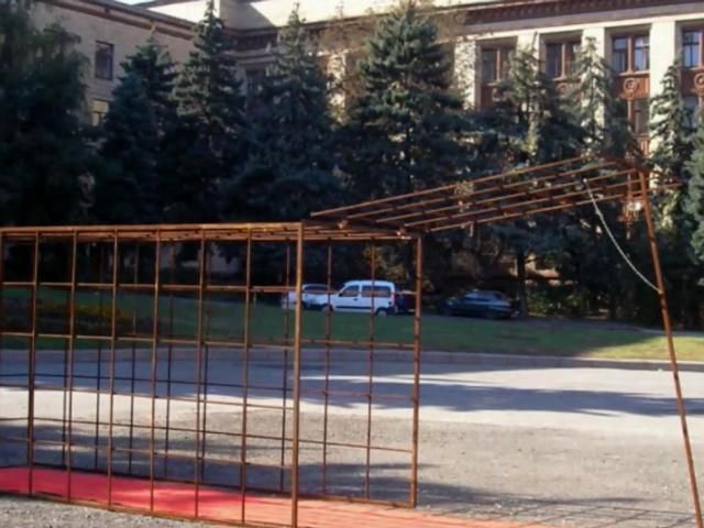 Самые актуальные фото 5 октября: днепропетровская "мышеловка", волонтеры кормят бойцов Самые актуальные фото 5 октября: днепропетровская "мышеловка", волонтеры кормят бойцов