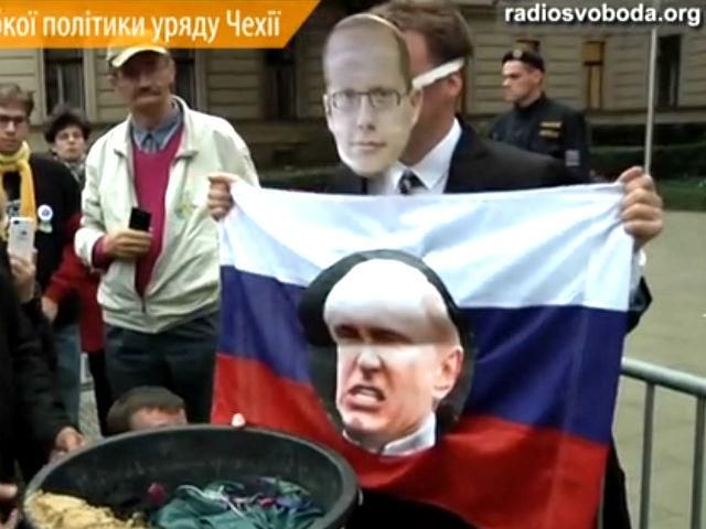 В Празі через події на Донбасі на вулицю вийшли містцеві майданівці та антимайданівці