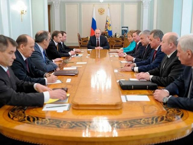 Путін обговорив з Радбезом “крихкість” перемир’я в Україні Путін обговорив з Радбезом “крихкість” перемир’я в Україні