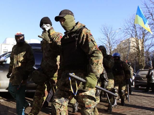 Силовики та активісти знову почали патрулювати вулиці Києва Силовики та активісти знову почали патрулювати вулиці Києва