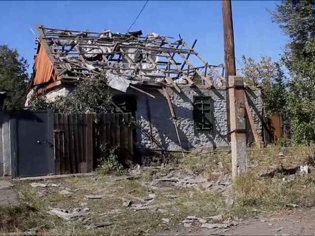 Артилерія терористів пошкодила 11 будинків у Дебальцевому (Відео)