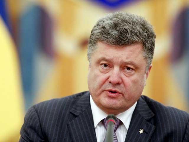 Порошенко просить нардепів проголосувати за зміну меж Луганської області Порошенко просить нардепів проголосувати за зміну меж Луганської області