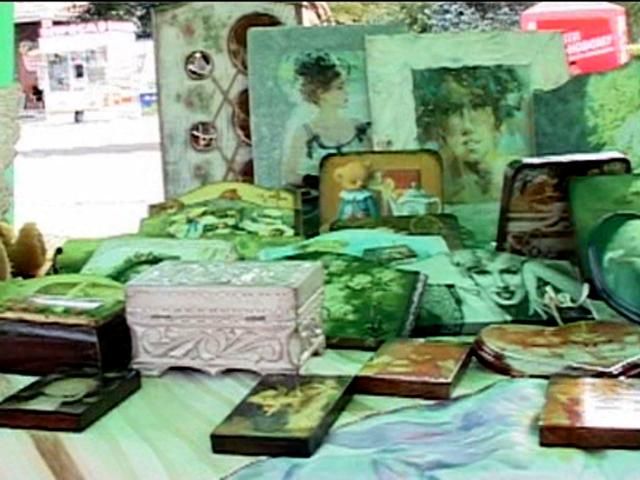 В Тернополі волонтери організували акцію збору коштів бійцям в АТО (Відео) В Тернополі волонтери організували акцію збору коштів бійцям в АТО (Відео)