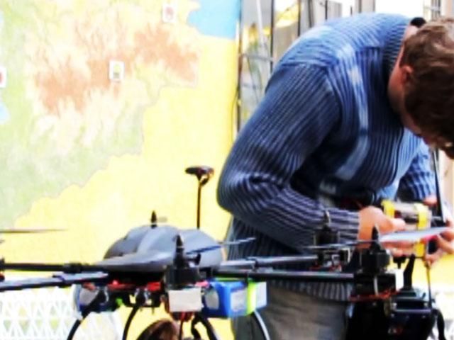 Волонтери придбали безпілотник для військових в зоні АТО Волонтери придбали безпілотник для військових в зоні АТО