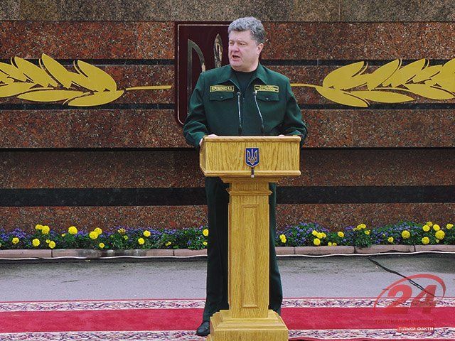 Никаких договоренностей об изменении госграницы Украины быть не может, — Порошенко Никаких договоренностей об изменении госграницы Украины быть не может, — Порошенко