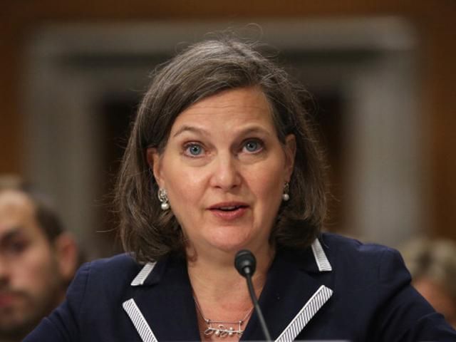 Нуланд передала українським прикордонникам допомогу від уряду США Нуланд передала українським прикордонникам допомогу від уряду США