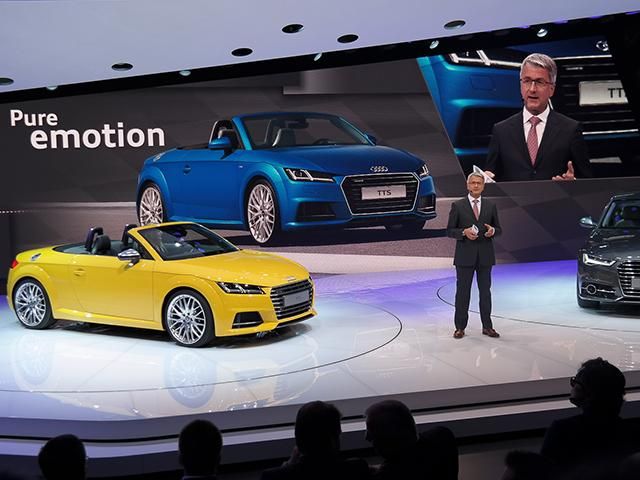 Немцы привезли в Париж три модификации нового купе Audi TT