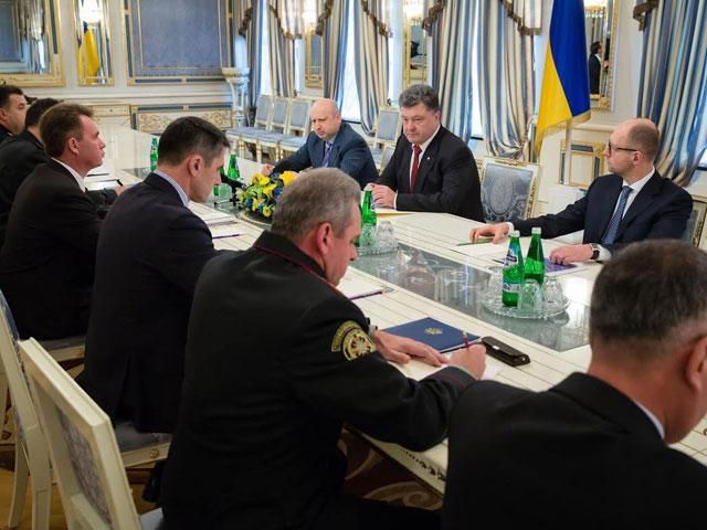 Турчинов опасается, что заседание Рады попытаются сорвать "под революционными лозунгами" Турчинов опасается, что заседание Рады попытаются сорвать "под революционными лозунгами"