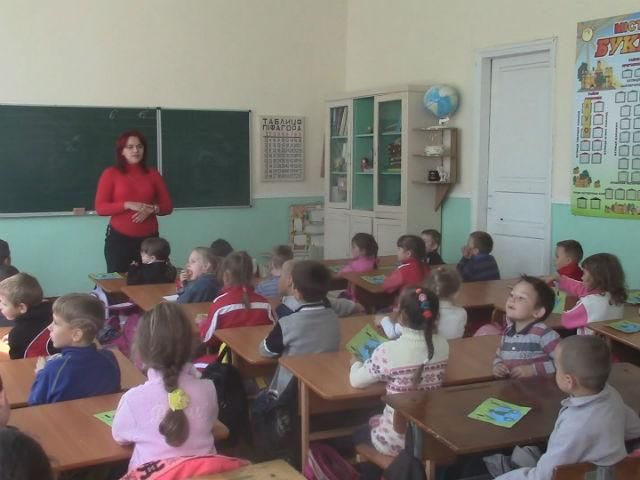 У Слов'янську діти відвідують школу, яка була штабом терористів
