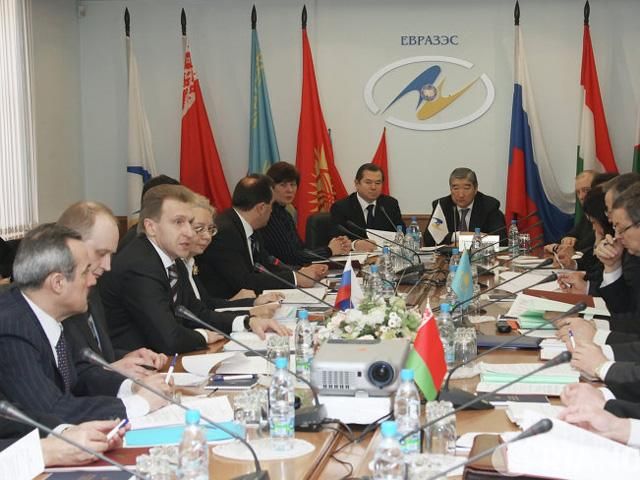 У Мінську лідери ЄврАзЕСу вирішили "вбити" організацію У Мінську лідери ЄврАзЕСу вирішили "вбити" організацію