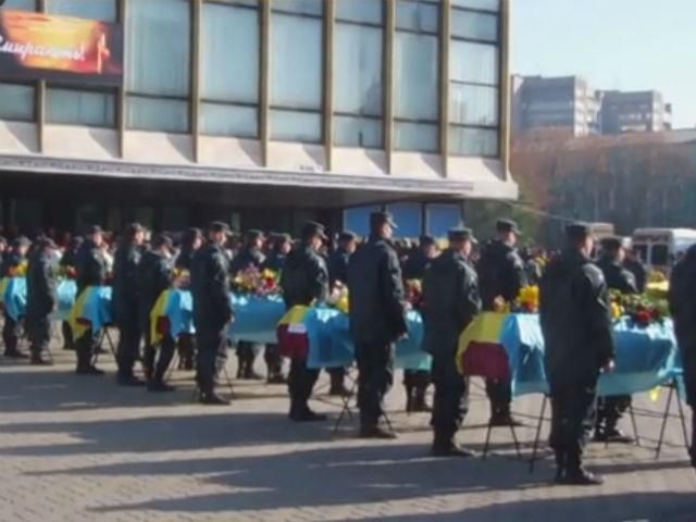 У Дніпропетровську попрощалися з невідомими героями зони АТО