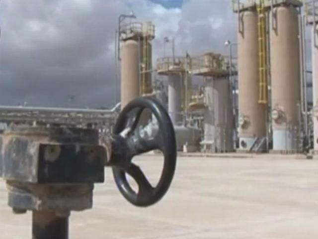 Цены на нефть упали до четырехлетнего минимума Цены на нефть упали до четырехлетнего минимума