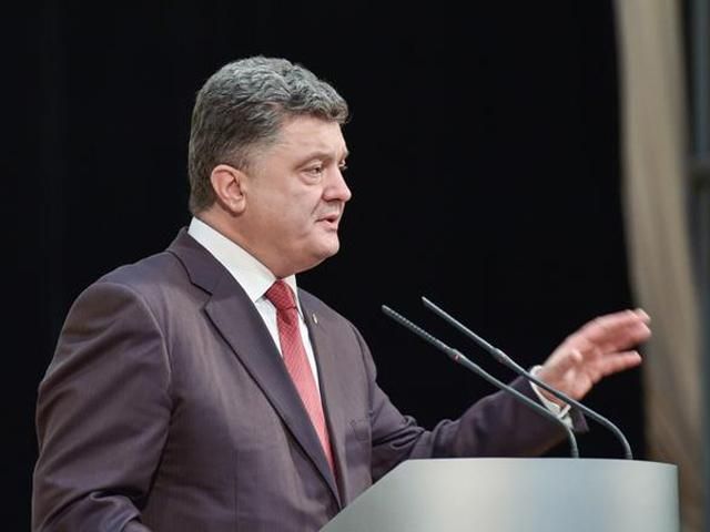 В заложниках террористов остаются более 500 человек, — Порошенко В заложниках террористов остаются более 500 человек, — Порошенко