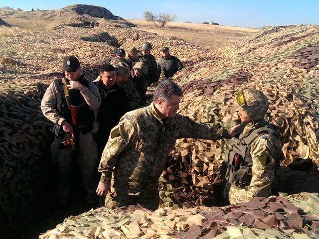 За год количество украинцев, готовых воевать, выросла на 40%, — Порошенко За год количество украинцев, готовых воевать, выросла на 40%, — Порошенко