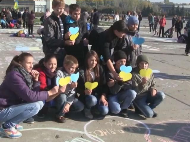 У Сумах діти влаштували акцію за мир в Україні