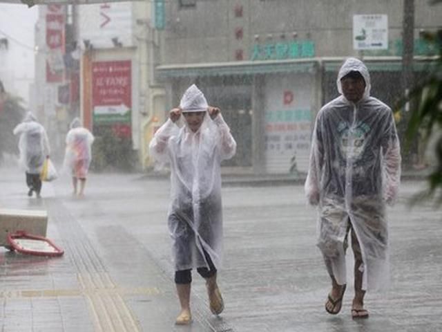 На Китай насувається потужний тайфун "Вонфон" На Китай насувається потужний тайфун "Вонфон"