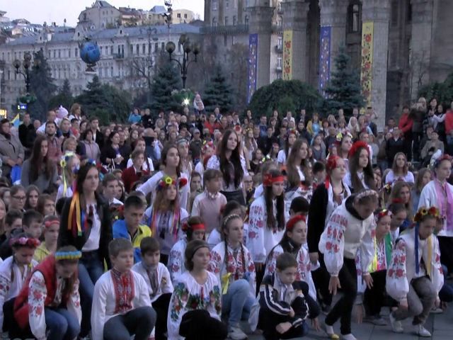 На Майдані вшанували українських героїв, полеглих на Сході