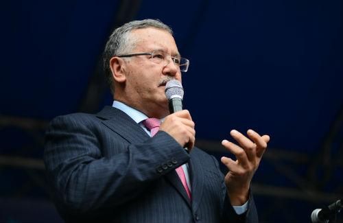 Прокуратура підозрює Анатолія Гриценка в незаконному відчуженні землі, — ЗМІ Прокуратура підозрює Анатолія Гриценка в незаконному відчуженні землі, — ЗМІ