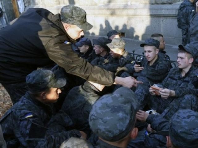 Перший заступник глави АП обіцяє зустрітися з протестуючими бійцями у понеділок Перший заступник глави АП обіцяє зустрітися з протестуючими бійцями у понеділок