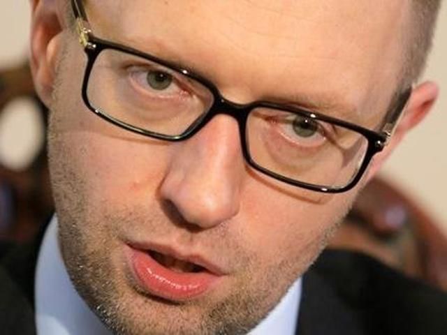 Те, кто подкупает избирателей гречкой, должны питаться ею в тюрьме, — Яценюк Те, кто подкупает избирателей гречкой, должны питаться ею в тюрьме, — Яценюк