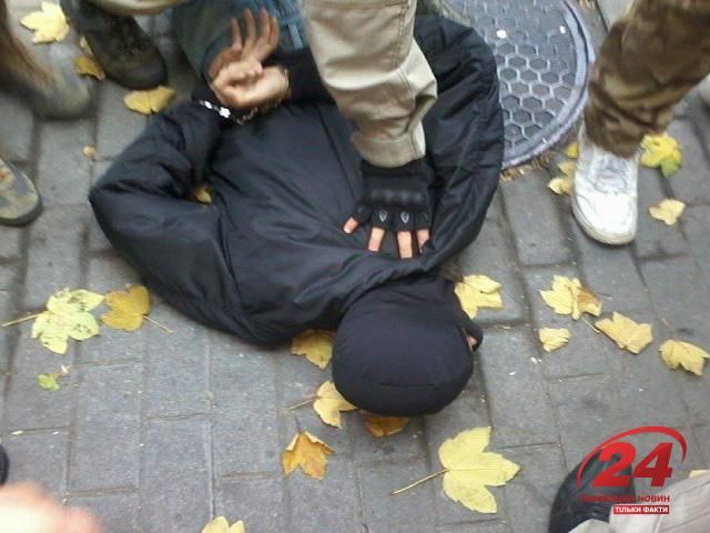 Триває штурм ВР. Відбулося силове затримання активістів (Фото. Відео) Триває штурм ВР. Відбулося силове затримання активістів (Фото. Відео)