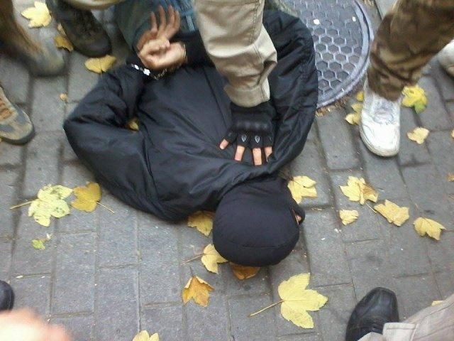 Во время столкновений возле Рады задержан 21 правонарушитель, — Геращенко Во время столкновений возле Рады задержан 21 правонарушитель, — Геращенко