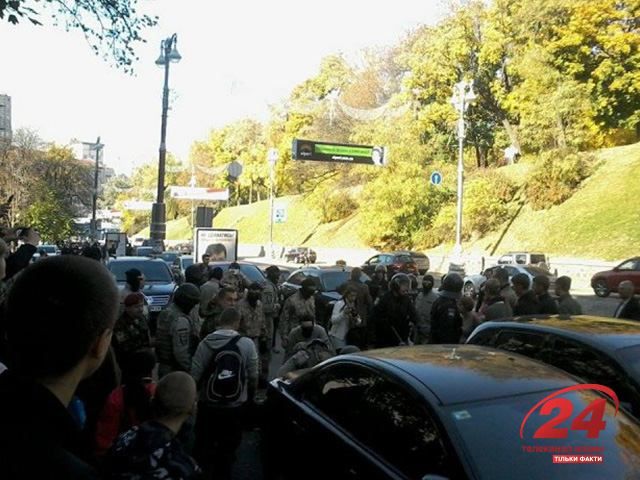 Затримано вже 50 учасників провокацій під парламентом, затримання тривають — Геращенко Затримано вже 50 учасників провокацій під парламентом, затримання тривають — Геращенко