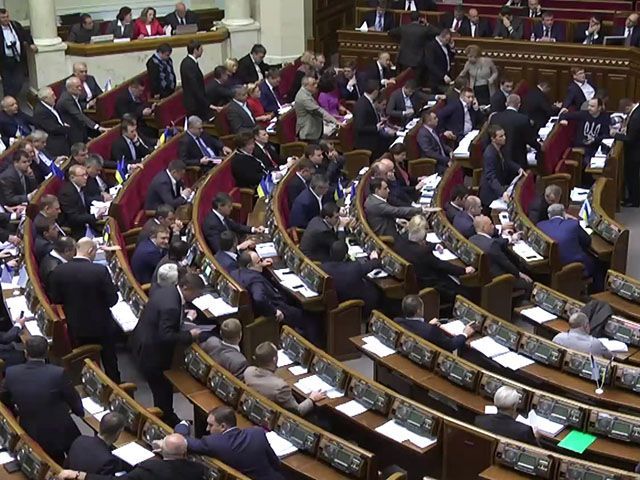 Корупційні закони наостанок: депутати в цілому проголосували за антикорупційні законопроекти