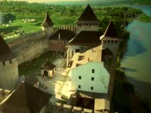 Мандрівка Україною. Хотинська фортеця – арена кривавих воєн та знімальний майданчик Мандрівка Україною. Хотинська фортеця – арена кривавих воєн та знімальний майданчик