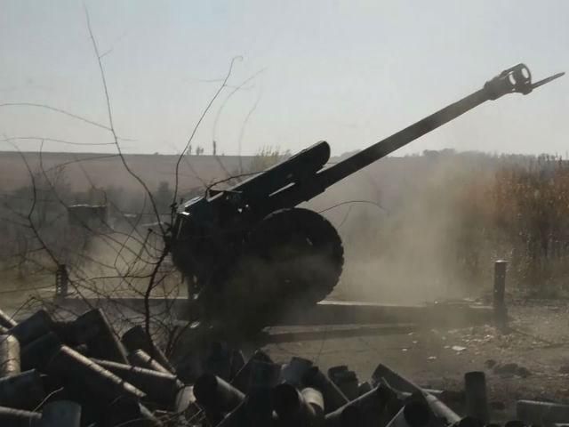 Тривають обстріли донецького аеропорту Тривають обстріли донецького аеропорту