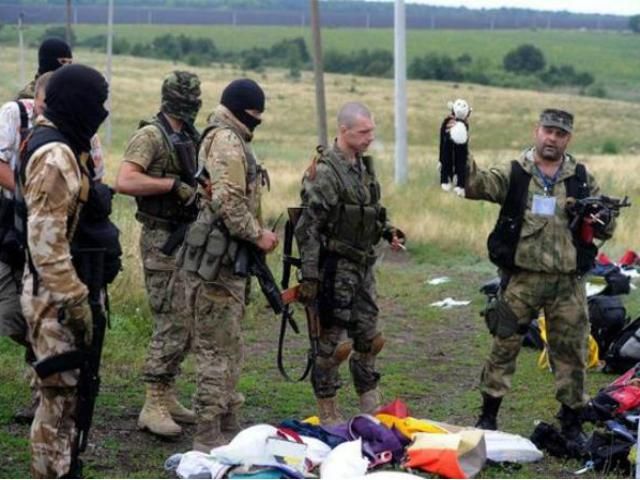 Вантаж з речами жертв Boeing прибув до Харкова для експертизи Вантаж з речами жертв Boeing прибув до Харкова для експертизи