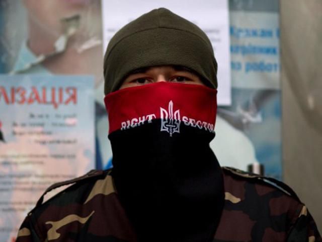 Роботу "Запоріжсталі" блокують невідомі з символікою "Правого сектора", — прес-служба комбінату Роботу "Запоріжсталі" блокують невідомі з символікою "Правого сектора", — прес-служба комбінату