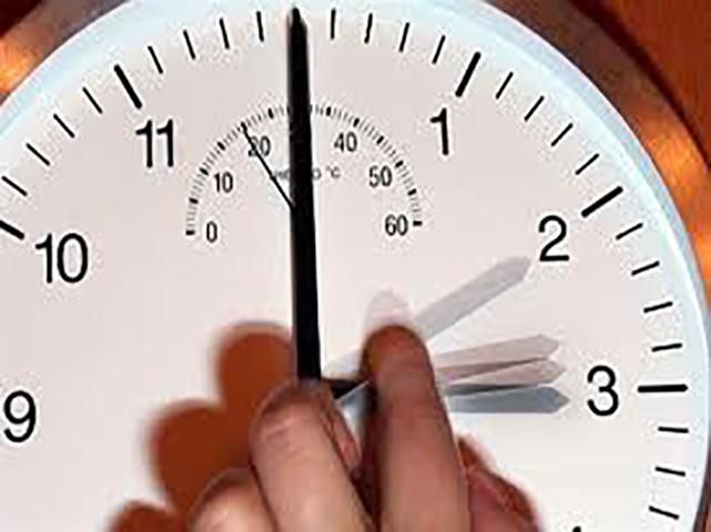 Украина перейдет на зимнее время 26 октября Украина перейдет на зимнее время 26 октября