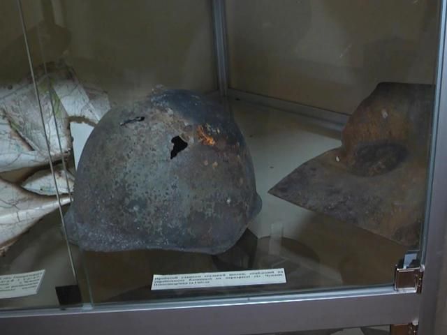 В Киеве открылась экспозиция вещей из зоны АТО (Видео) В Киеве открылась экспозиция вещей из зоны АТО (Видео)