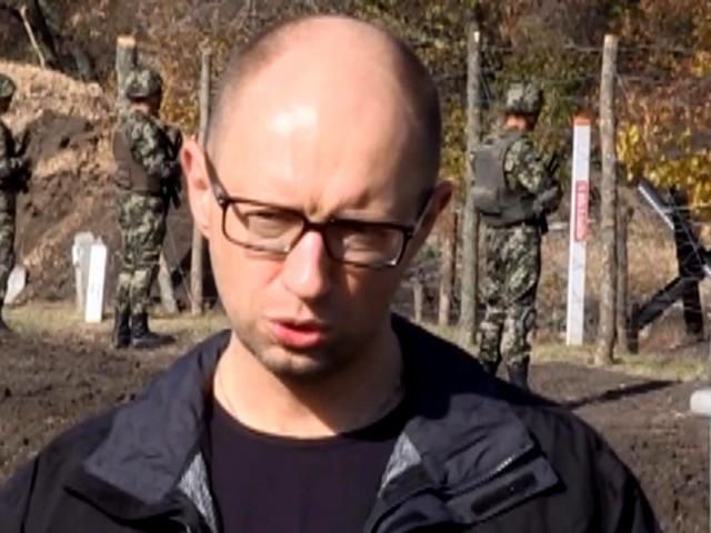Премьерский контроль: Яценюк проверил строительство проекта "Стена" Премьерский контроль: Яценюк проверил строительство проекта "Стена"
