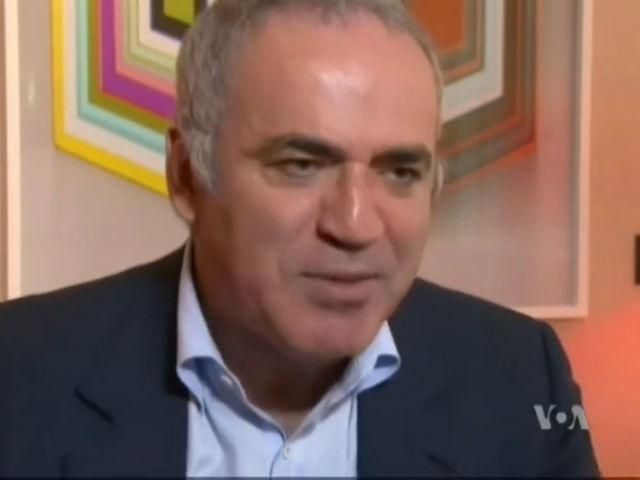 Каспаров не стесняется сравнивать Путина с Гитлером Каспаров не стесняется сравнивать Путина с Гитлером