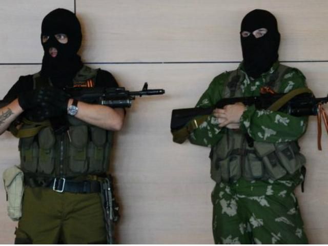 СБУ затримала коригувальника вогню терористів та жінку-бойовика СБУ затримала коригувальника вогню терористів та жінку-бойовика