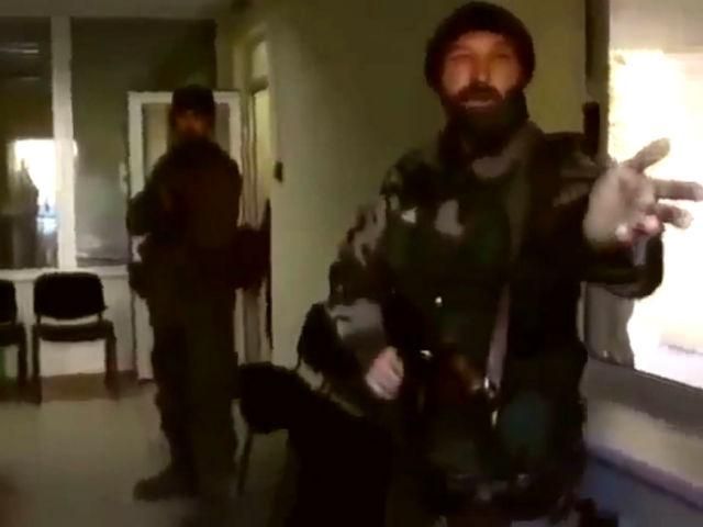 Между боевиками террористической "ЛНР" возник вооруженный конфликт. Есть раненые Между боевиками террористической "ЛНР" возник вооруженный конфликт. Есть раненые