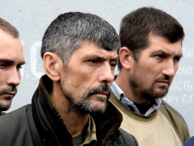 Терористи використовують полонених бійців для робіт в містах Терористи використовують полонених бійців для робіт в містах