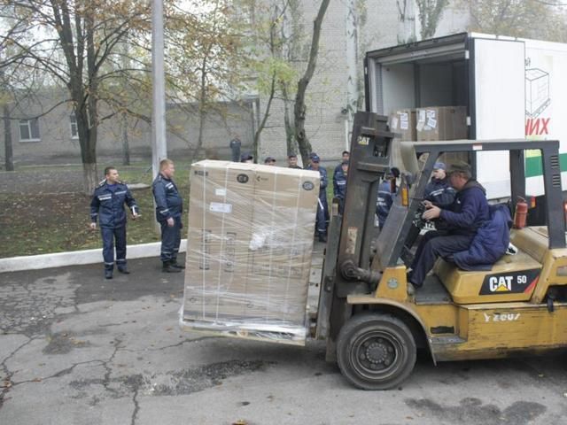 В Запорожье прибыли первые 8 грузовиков с немецкой гумпомощью (Фото)