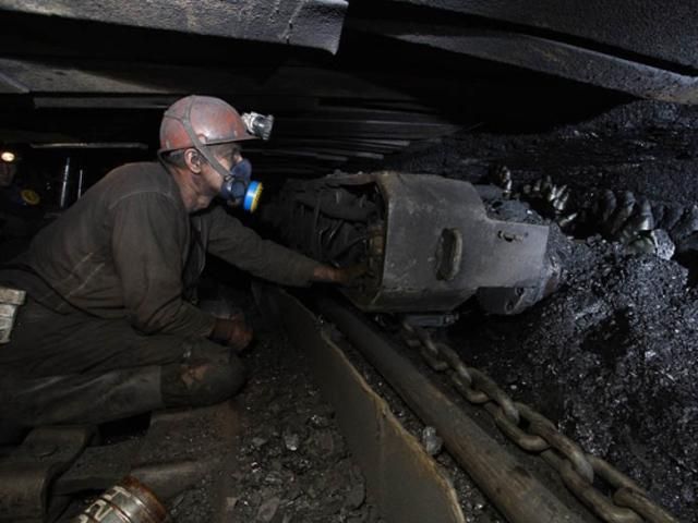 Работникам предприятий Донбасса государство задолжало 850 млн грн зарплаты, — АП Работникам предприятий Донбасса государство задолжало 850 млн грн зарплаты, — АП