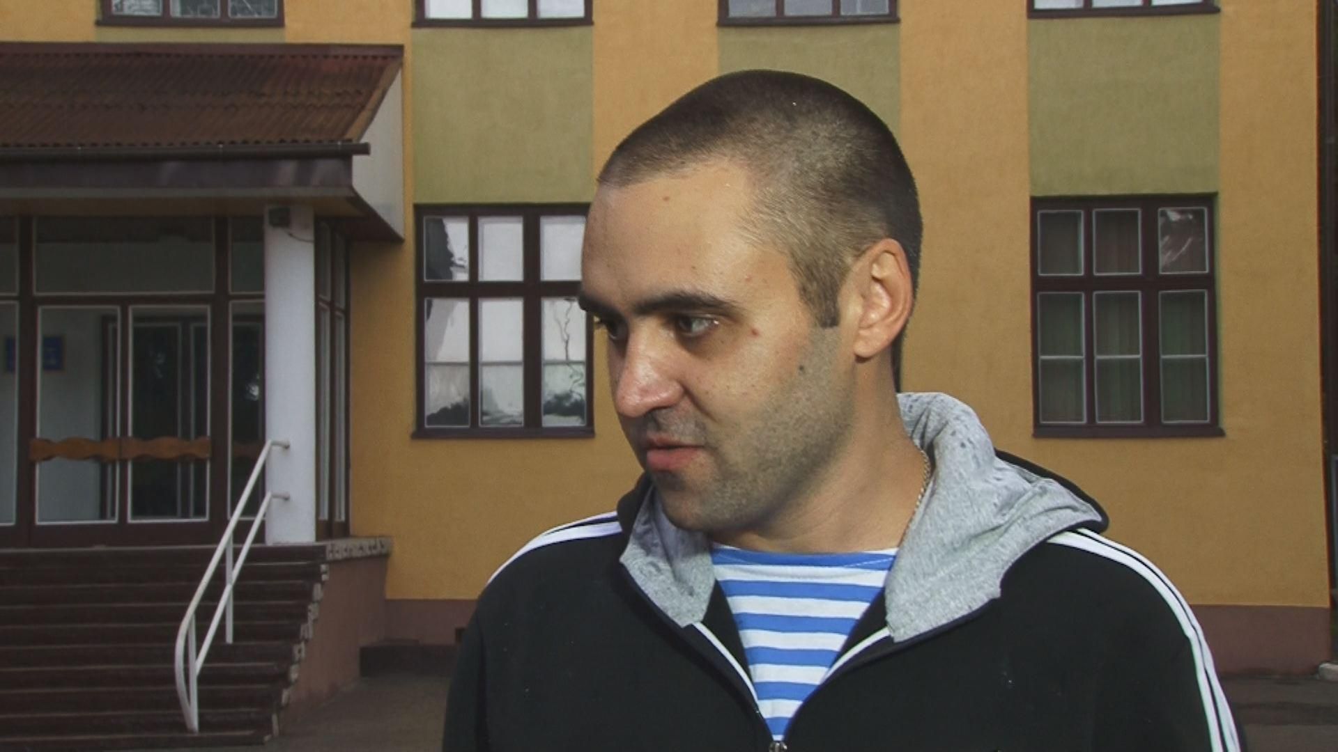 До Львова повернулись 10 десантників, яких звільнили з полону сепаратистів До Львова повернулись 10 десантників, яких звільнили з полону сепаратистів