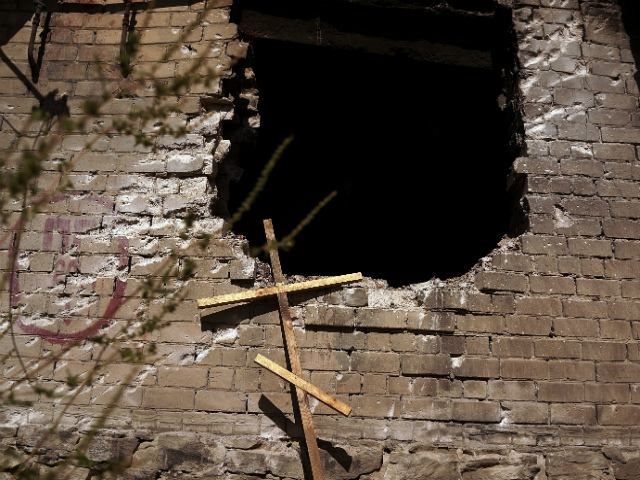 В Донецке напряженная ситуация: в городе слышны мощные артиллерийские залпы В Донецке напряженная ситуация: в городе слышны мощные артиллерийские залпы