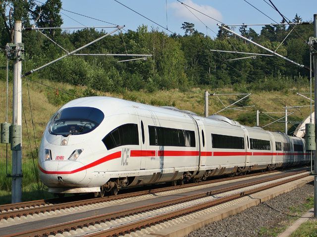 По всей Германии в результате забастовки остановились поезда